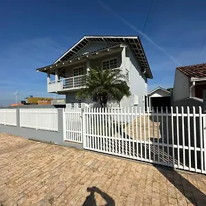 Casa de Férias Ampla Casa Com 5 Quartos E Vista O Mar, Navegantes