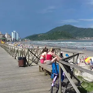 Alojamento de Acomodação e Pequeno-almoço Cama & Cafe, Navegantes
